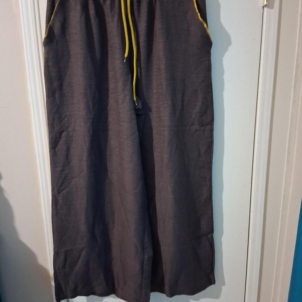 Unbranded Women's Grey and Black Trousers